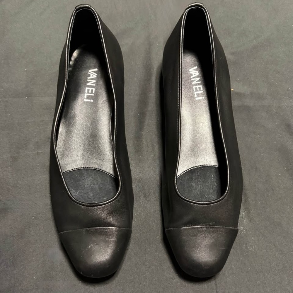 Vaneli Black Leather Cap Toe Block Heel Pumps Women's 6.5W Vero Cuoio